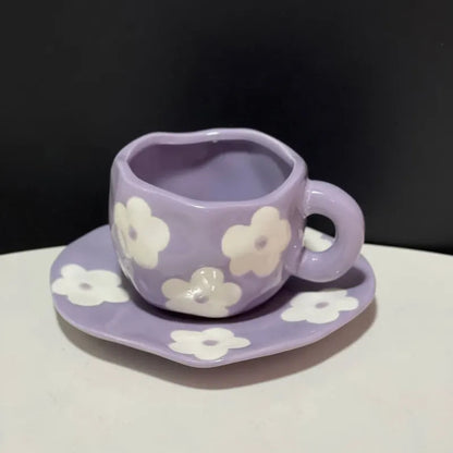 手描きの青い空と白い雲のコーヒーマグ